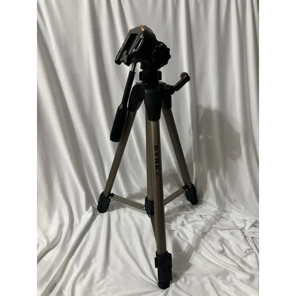 Dynex DX-TRP60 Tripod